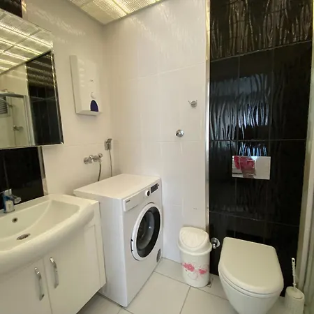 Angels Da Havuzlu 1+1 アパート